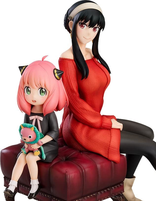 SPY x FAMILY figures and goods