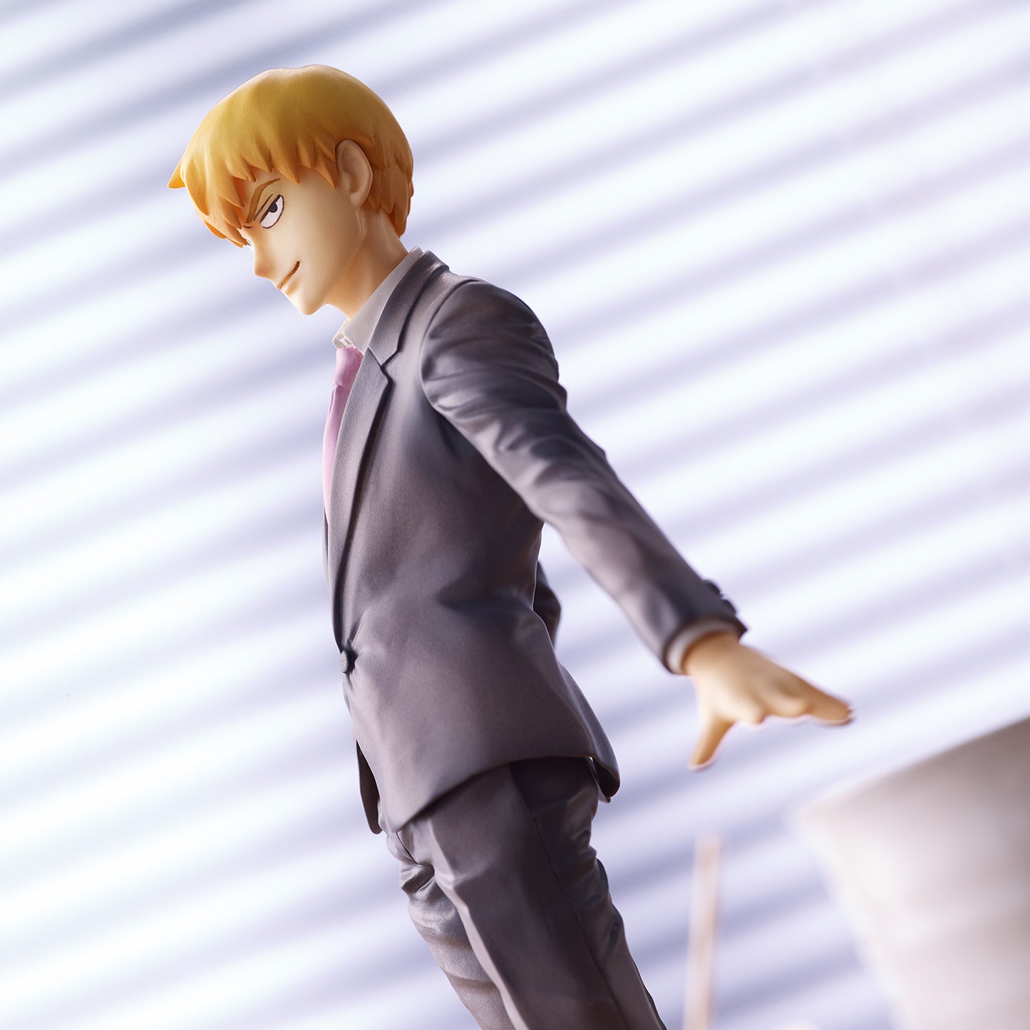 Mob Psycho 100 III Reigen Arataka | animota