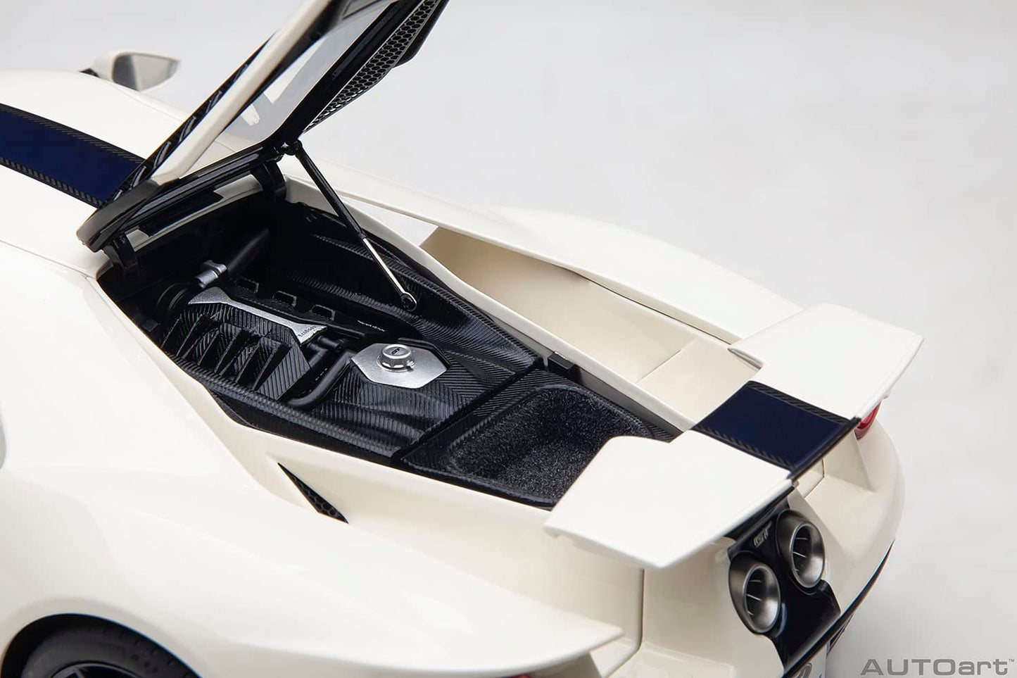 1/18 Ford GT '64 Prototype Heritage Edition (White/Dark Blue) | animota