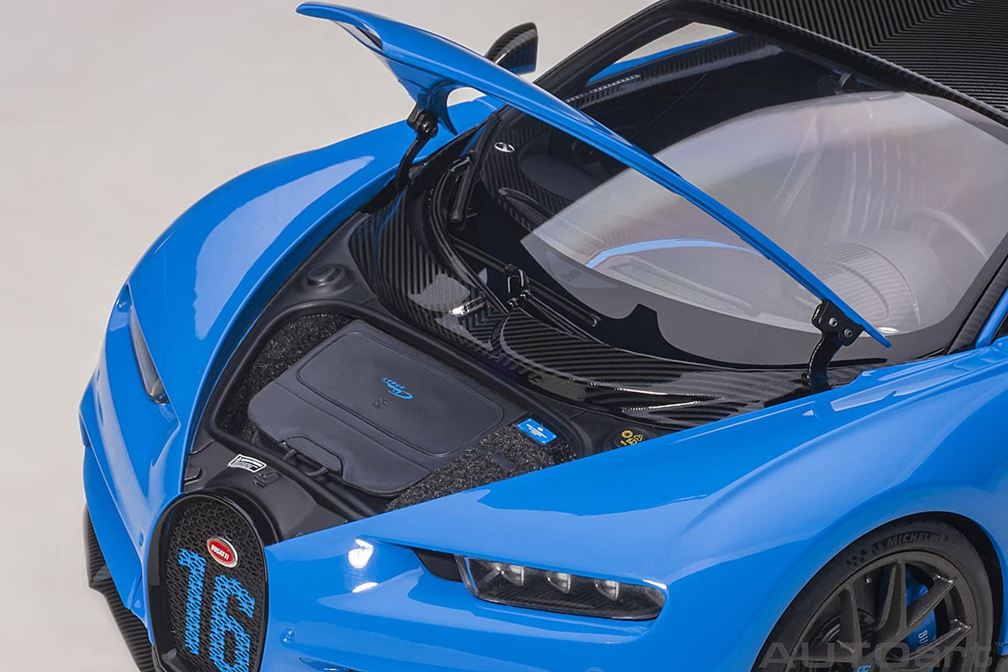 1/18 Bugatti Chiron Sport 2019 (French Blue/Carbon Black) | animota