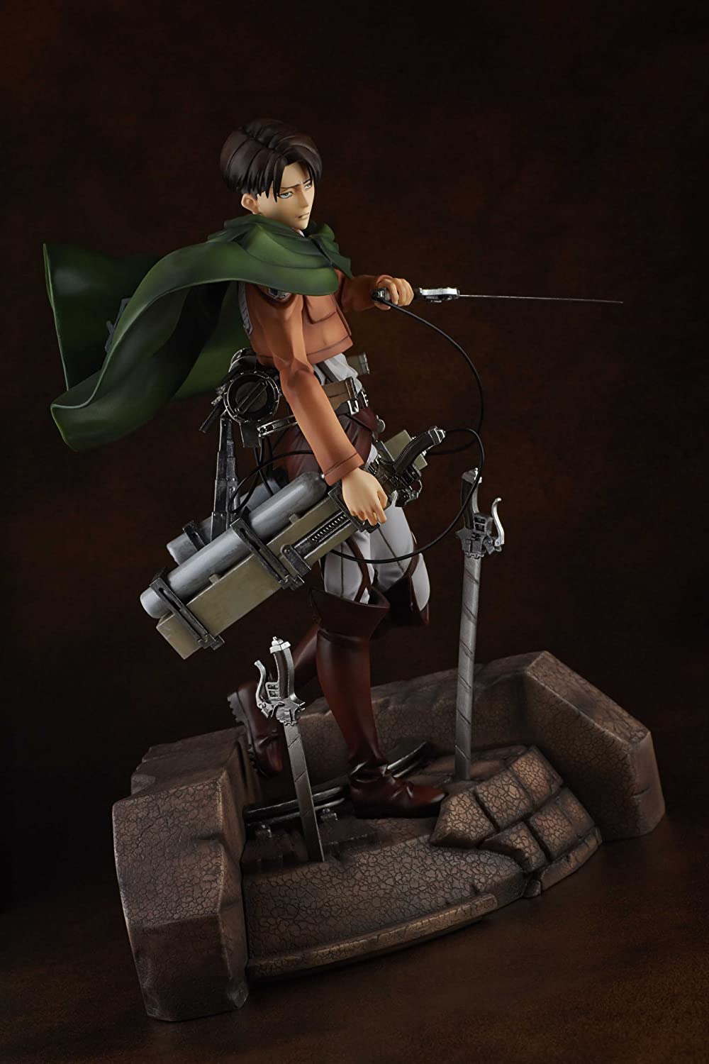 Attack on Titan - Levi 1/7 Complete Figure | animota