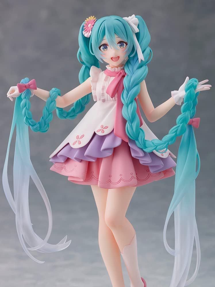 Hatsune Miku Wonderland Figure - Rapunzel | animota