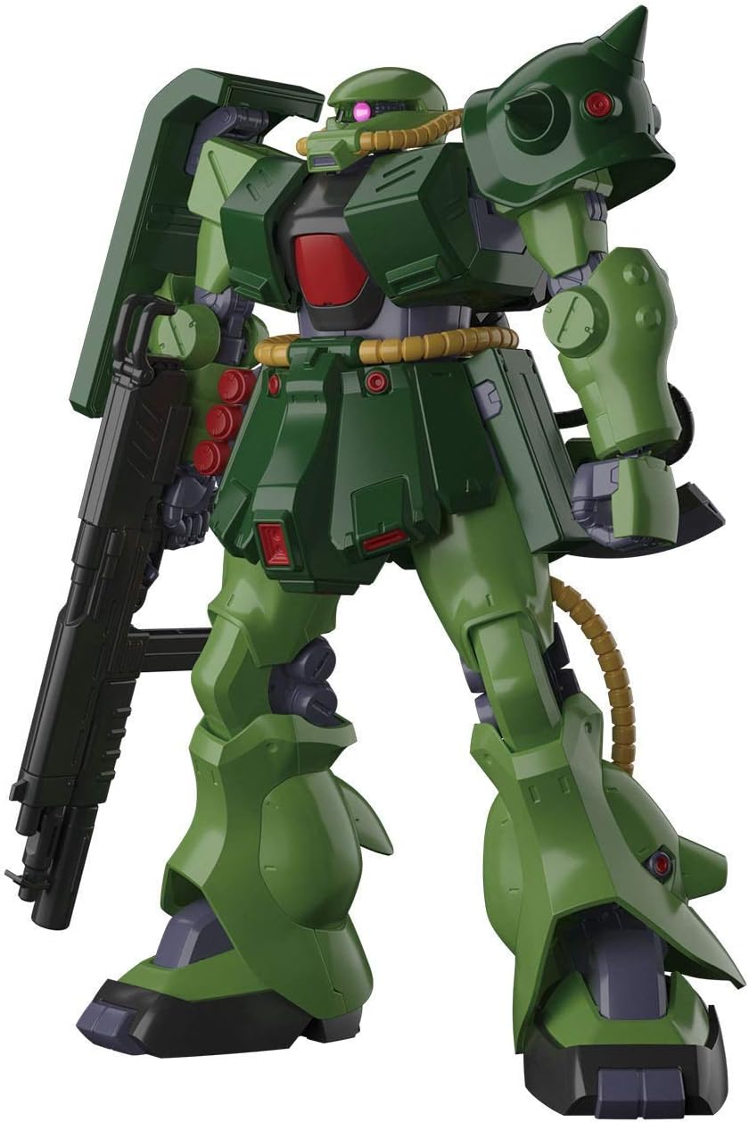 RE/100 1/100 Zaku II FZ – pose dinamis dengan senjata