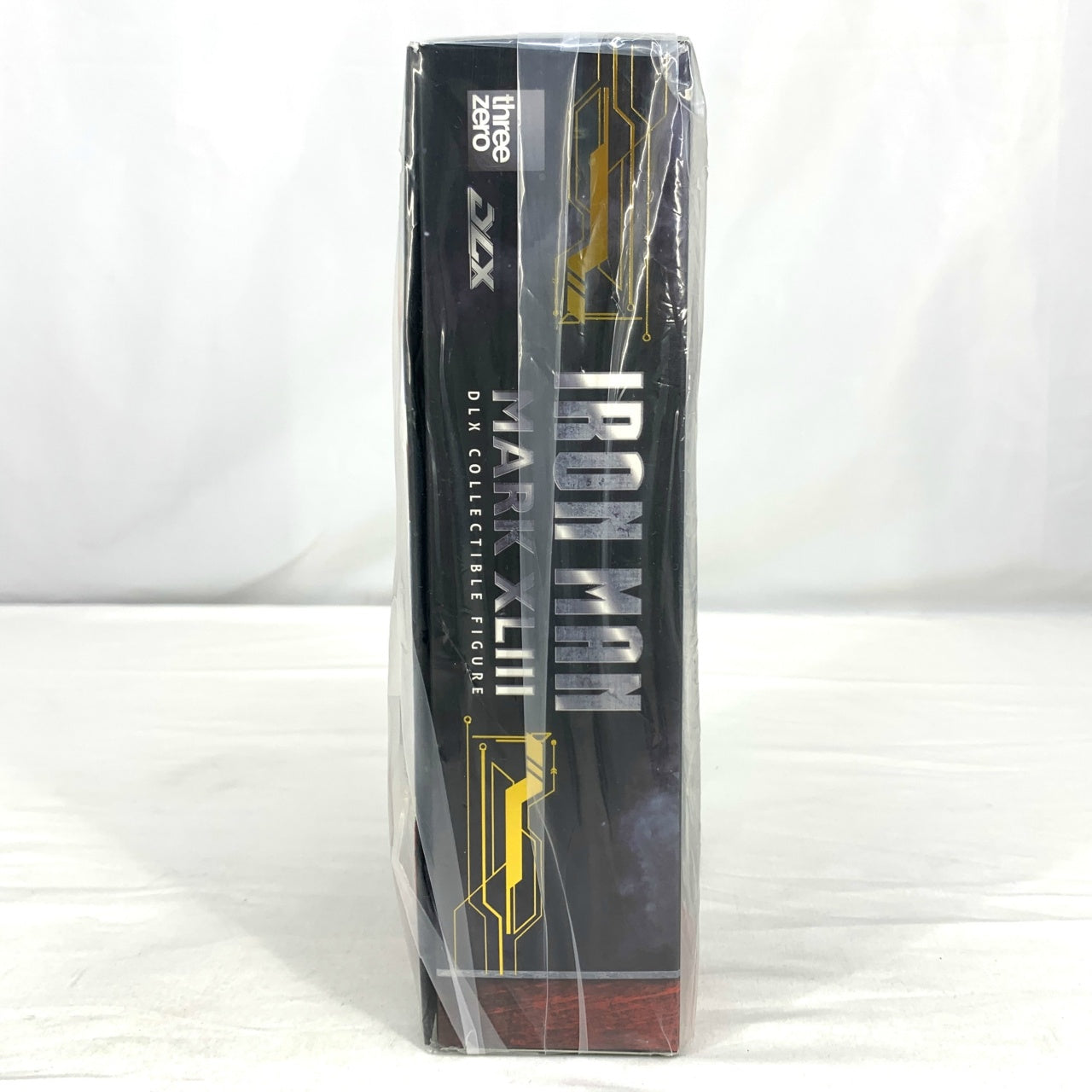 threezero DLX Marvel Studios: Infinity Saga Iron Man Mark 43 Resale Edition