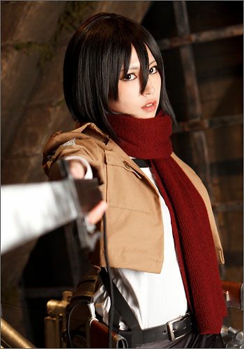 Mikasa Ackerman Perücke – Cosplay Wig Für Attack On Titan – Hitzebeständig Bis 150°C – Für Kopfumfang Bis 58 Cm