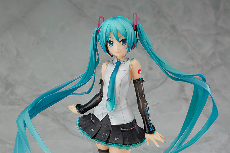 Character Vocal Series 01 - Hatsune Miku V4X 1/8 Complete Figure | animota