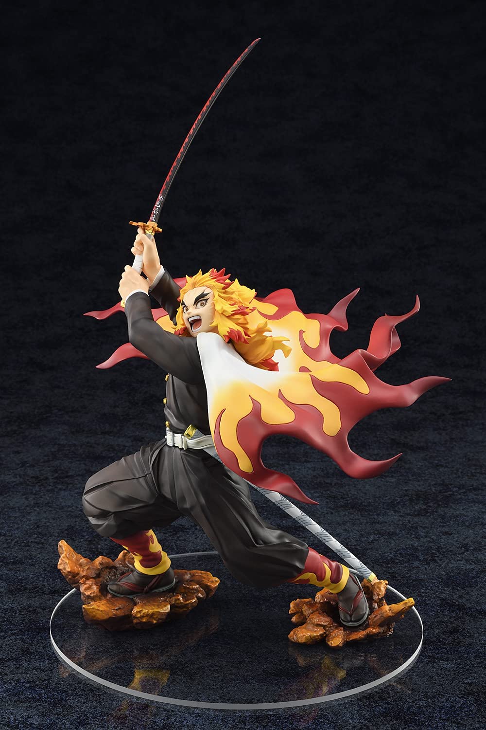 Demon Slayer: Kimetsu no Yaiba Kyojuro Rengoku 1/8 Complete Figure | animota