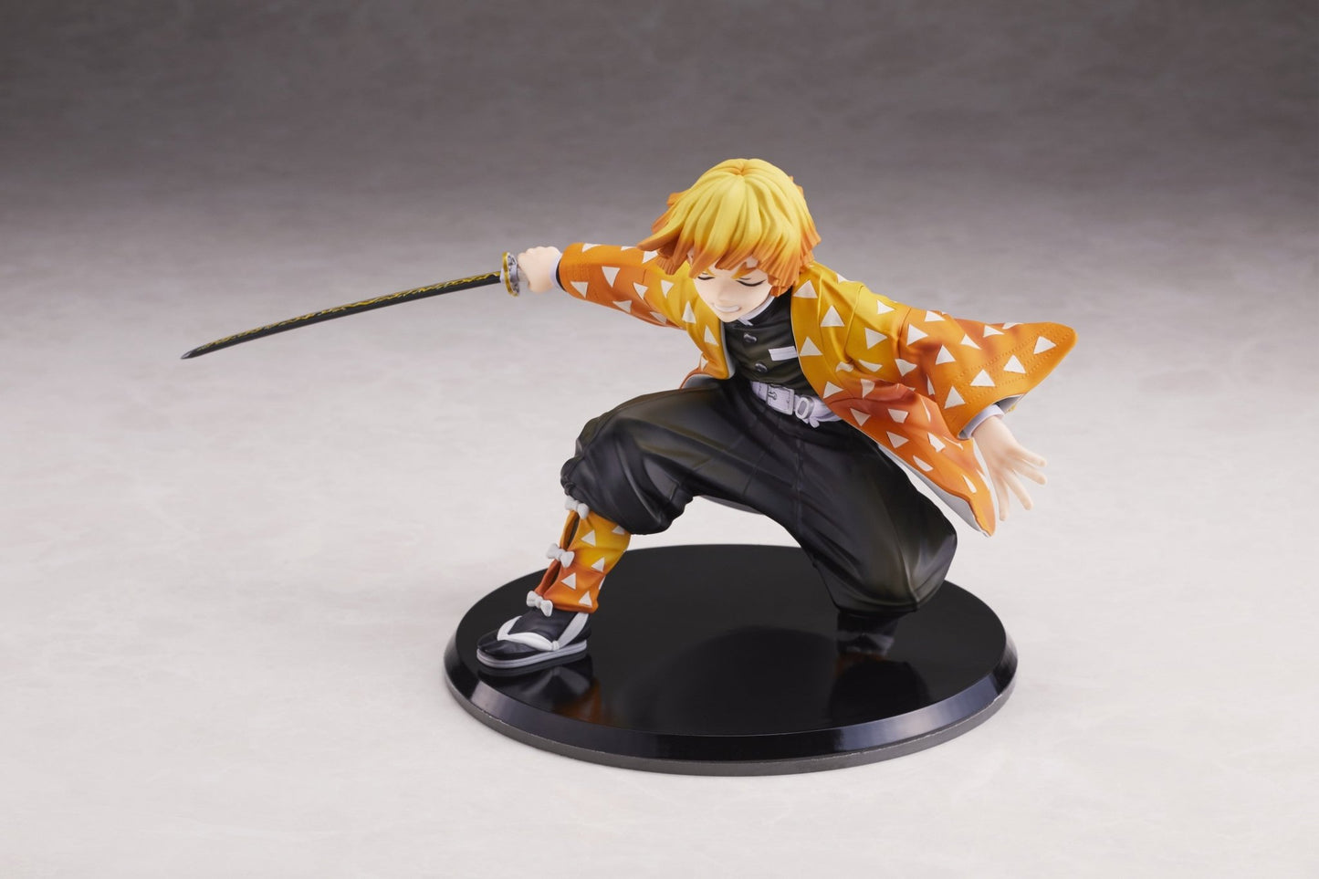 Demon Slayer: Kimetsu no Yaiba "Zenitsu Agatsuma" 1/8 Complete Figure (ANIPLEX+ Limited) | animota
