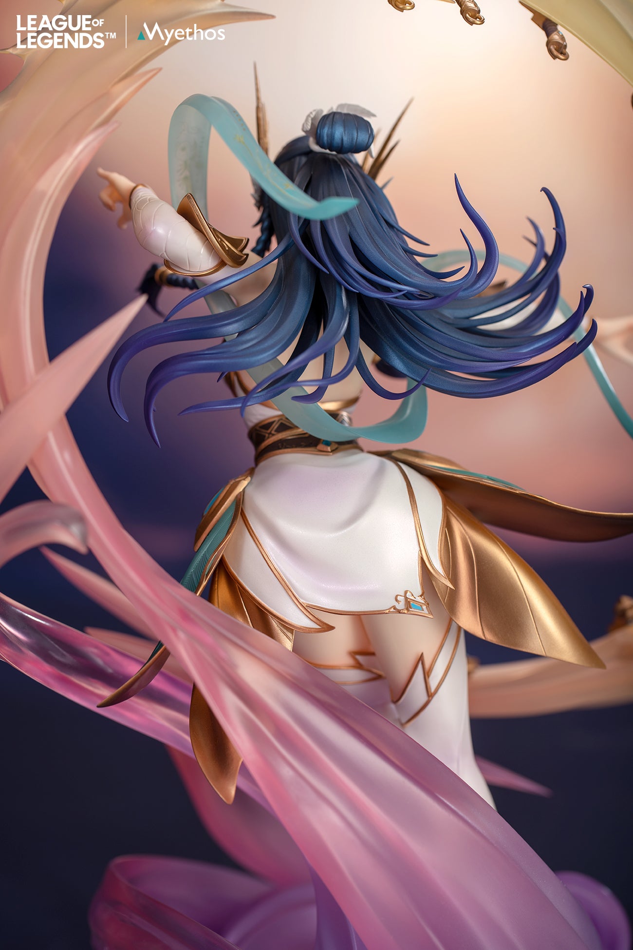 League of Legends Divine Sword Irelia 1/7 Scale Figure | animota