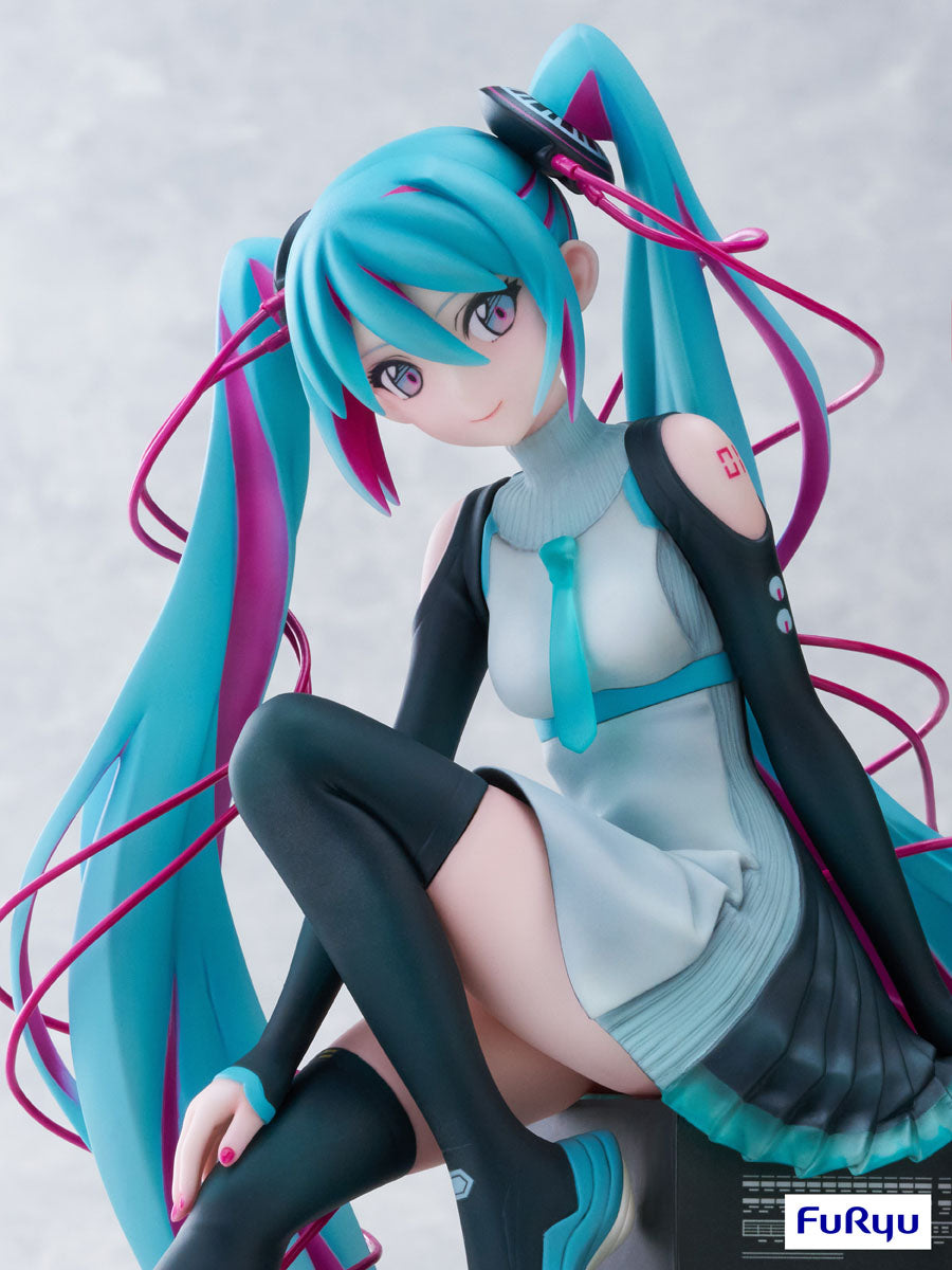 Hatsune Miku x MTV 1/7 Scale Figure | animota