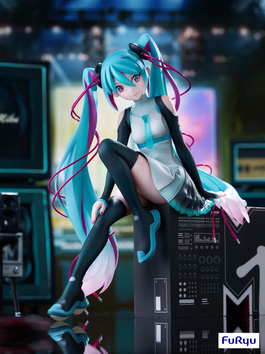 Hatsune Miku x MTV 1/7 Scale Figure | animota