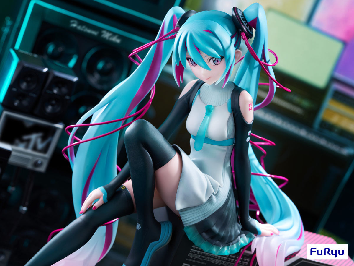 Hatsune Miku x MTV 1/7 Scale Figure | animota