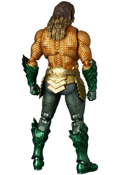 MAFEX "Aquaman and the Lost Kingdom" Aquaman (Gold & Green Suit)