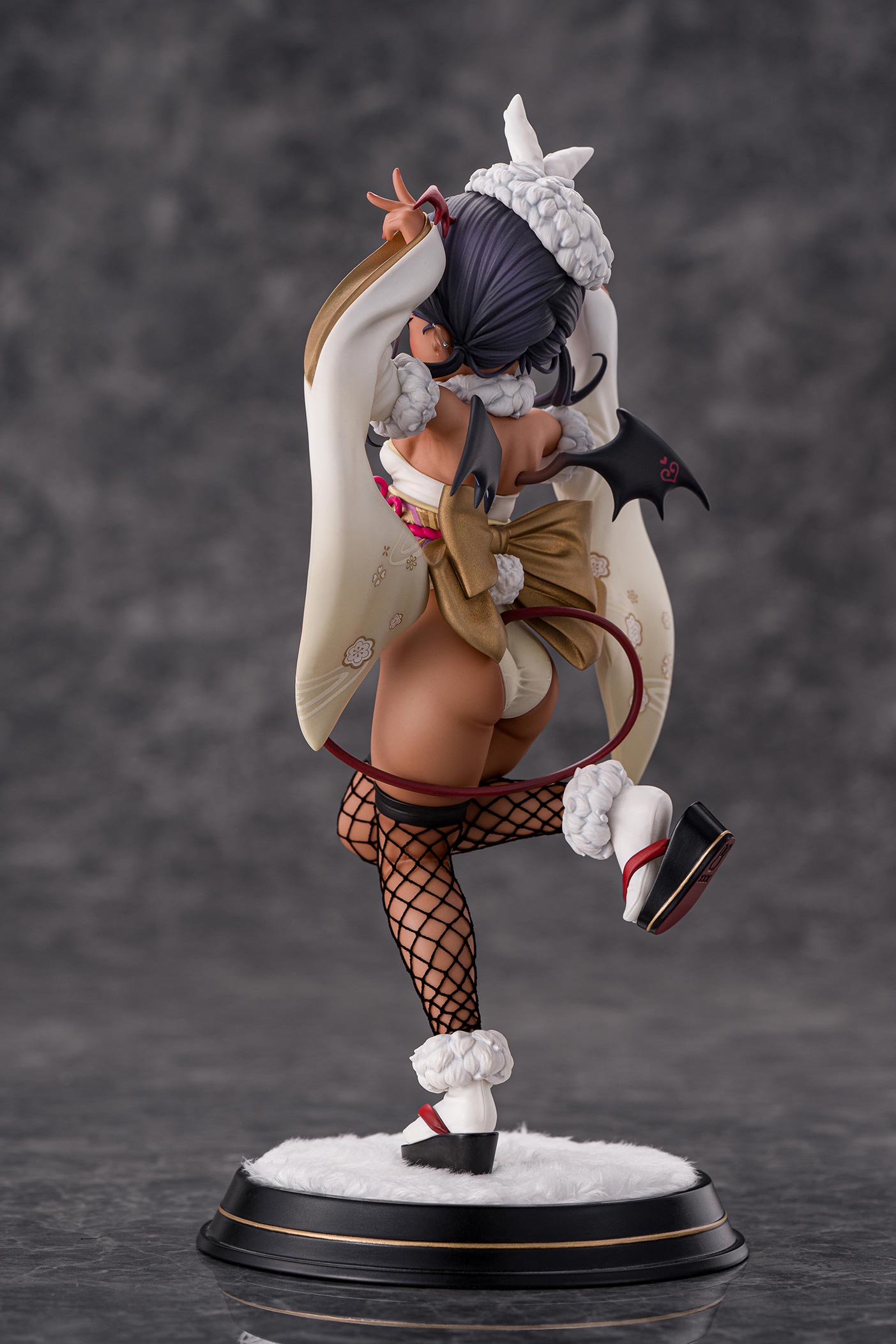 Kasshoku Succubus-chan Haregi Bunny Ver. 1/6 Complete Figure Deluxe Edition