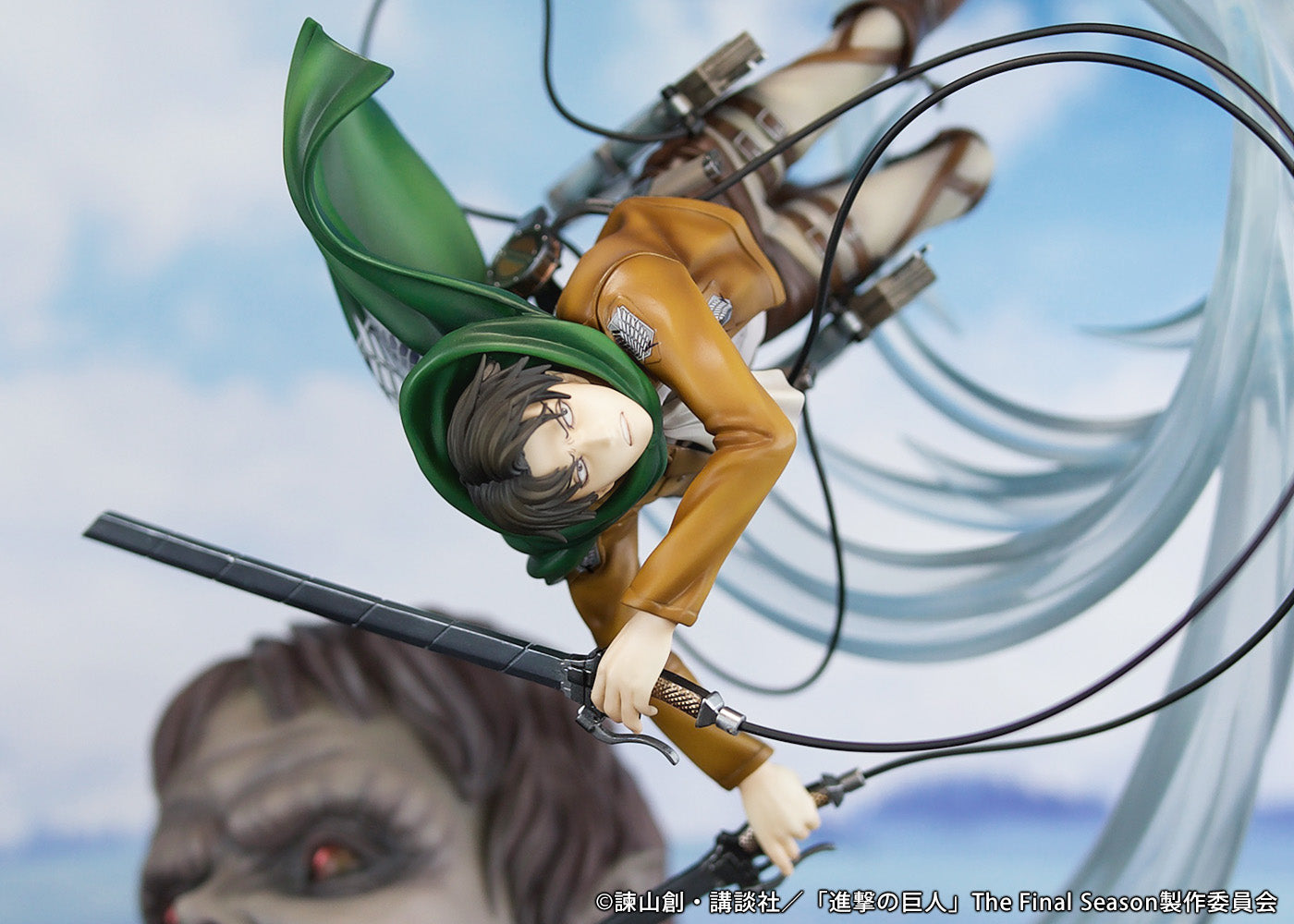 Attack on Titan Figure Levi vs Beast Titan Ver.