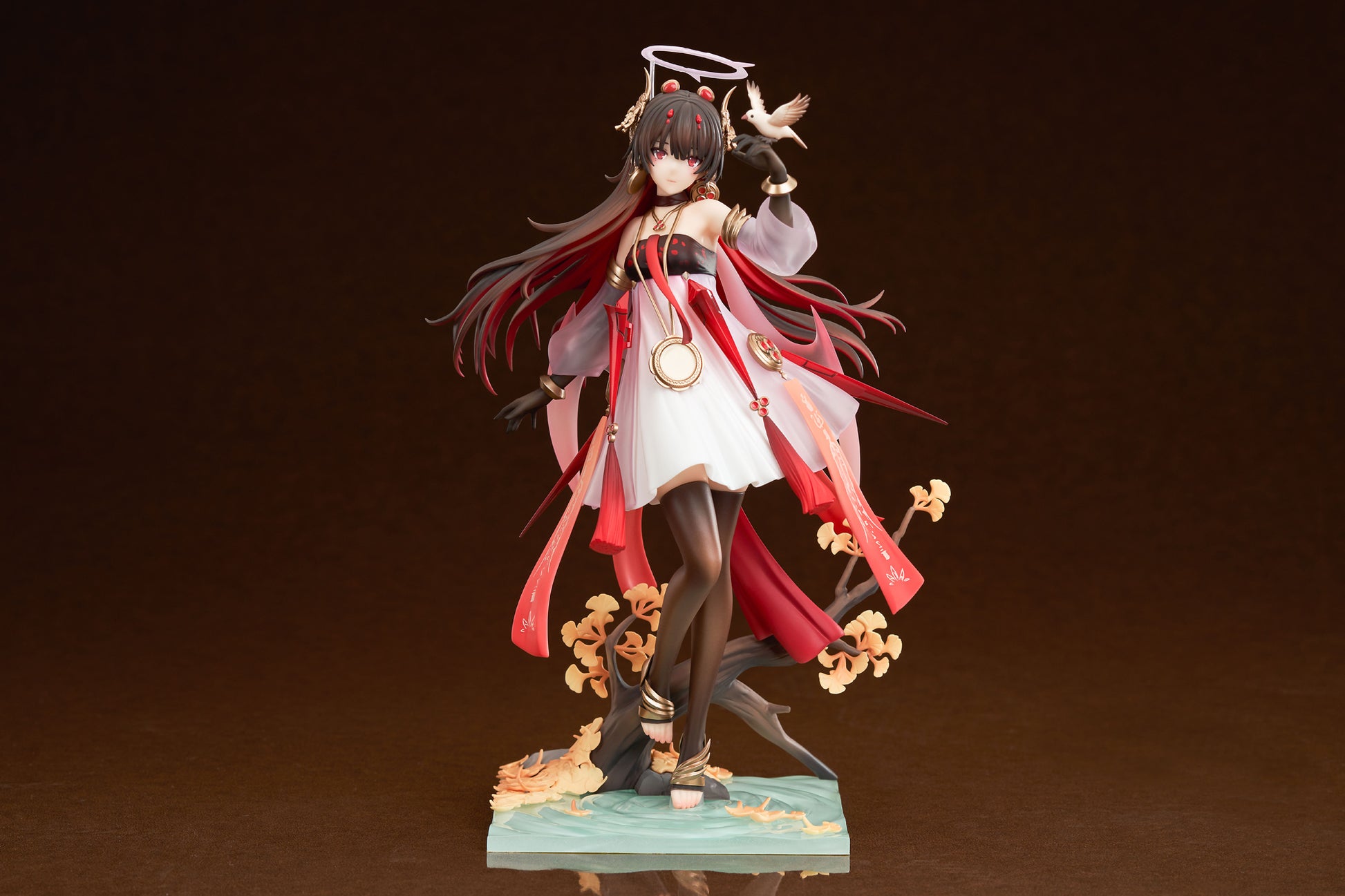 Punishing: Gray Raven Lucia Plume Eventide Glow Ver. | animota