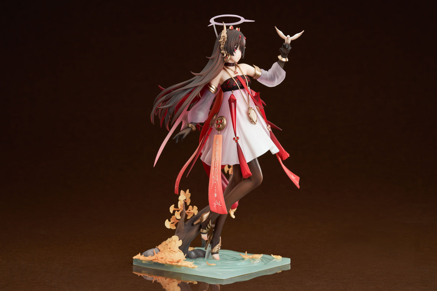 Punishing: Gray Raven Lucia Plume Eventide Glow Ver. | animota