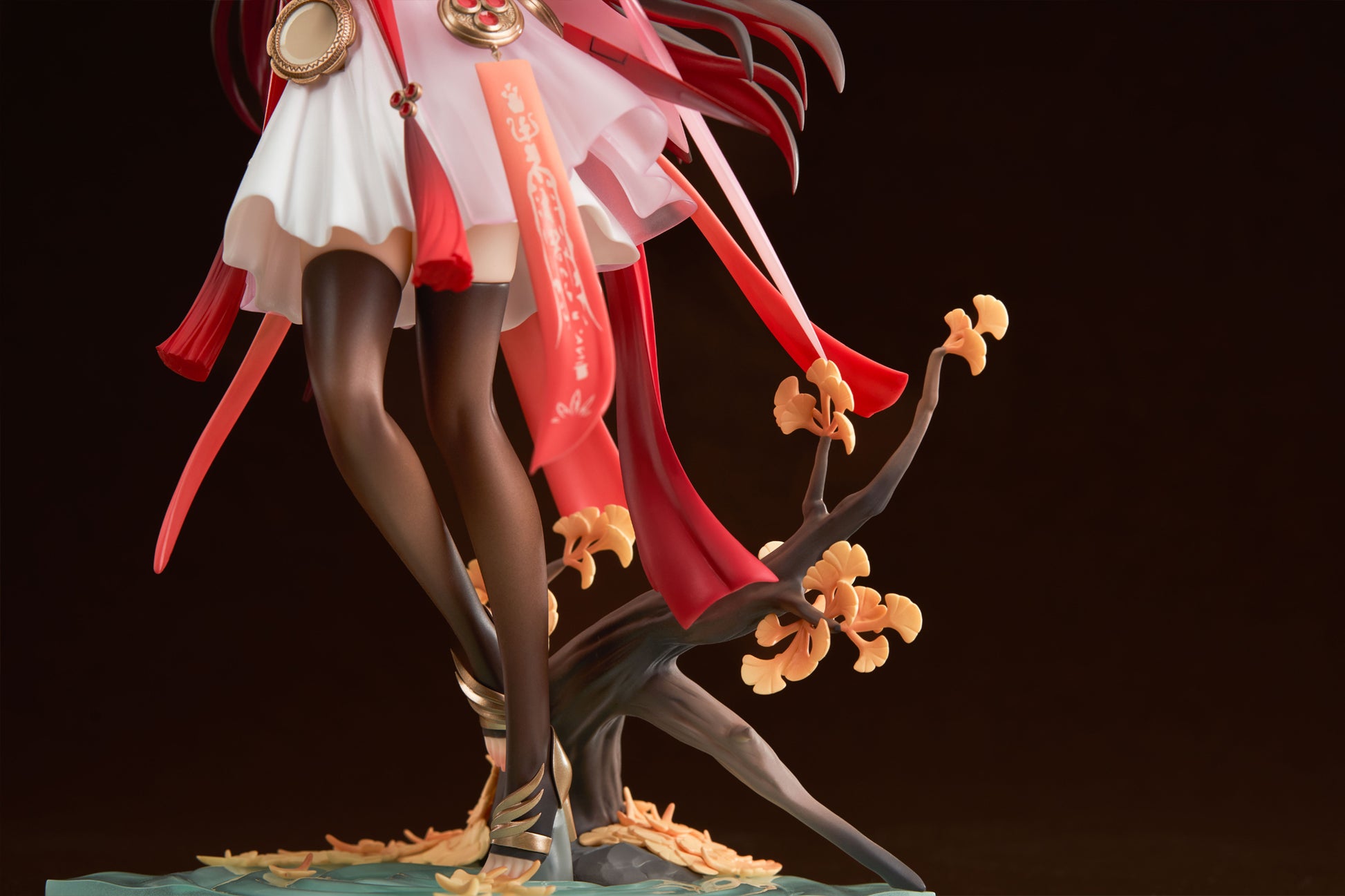 Punishing: Gray Raven Lucia Plume Eventide Glow Ver. | animota