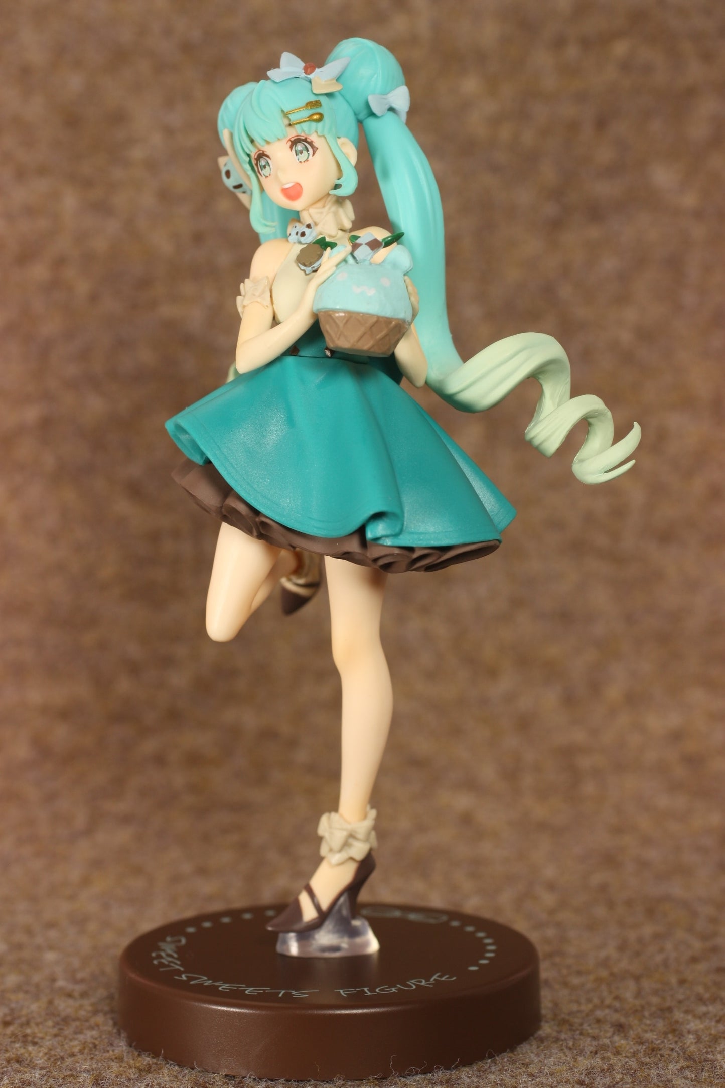 Hatsune Miku SweetSweets Series Figure - Choco Mint - | animota