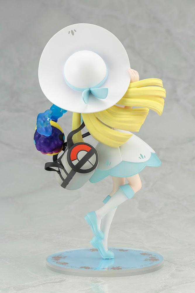 (resale) Pokemon Center Original Figure Lillie & Cosmog