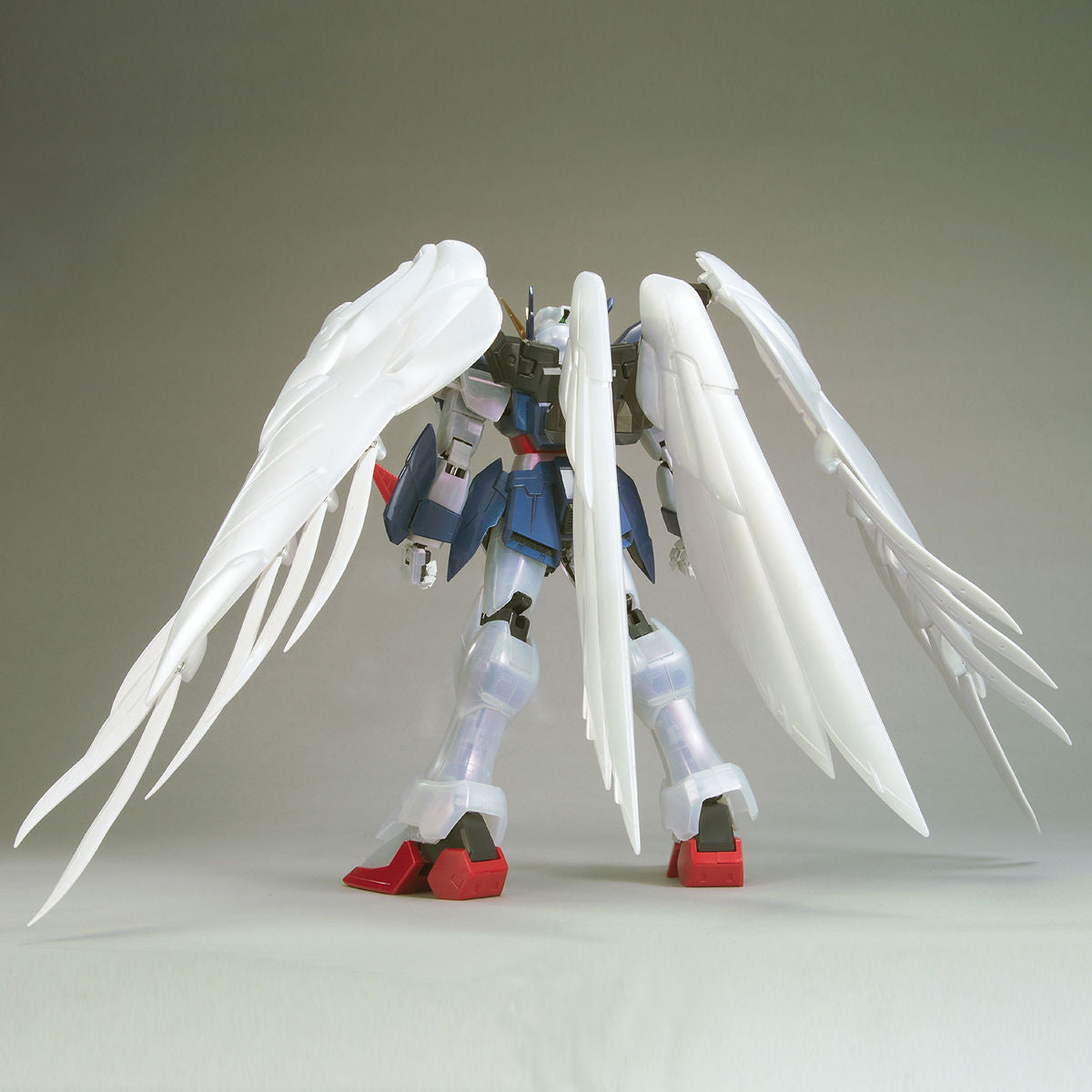 PG 1/60 Wing Gundam Zero (Endless Waltz) Pearl Mirror Coating Ver