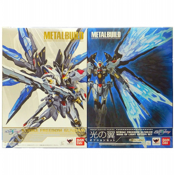 METAL BUILD Strike Freedom Gundam and Wing of Light Option Set