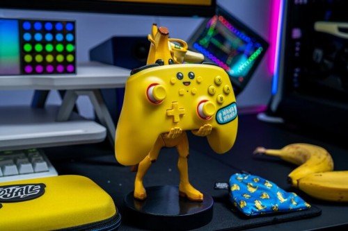 [Fortnite] "Peelie" EXG Cable Guys Controller & Phone Stand, Action & Toy Figures, animota