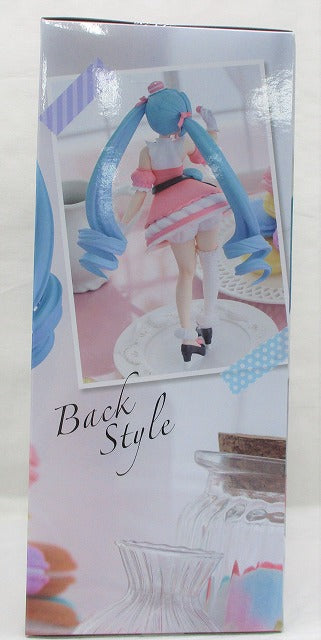 FuRyu Hatsune Miku Exc∞d Creative Figure Sweet Sweets-Macaron-, Action & Toy Figures, animota