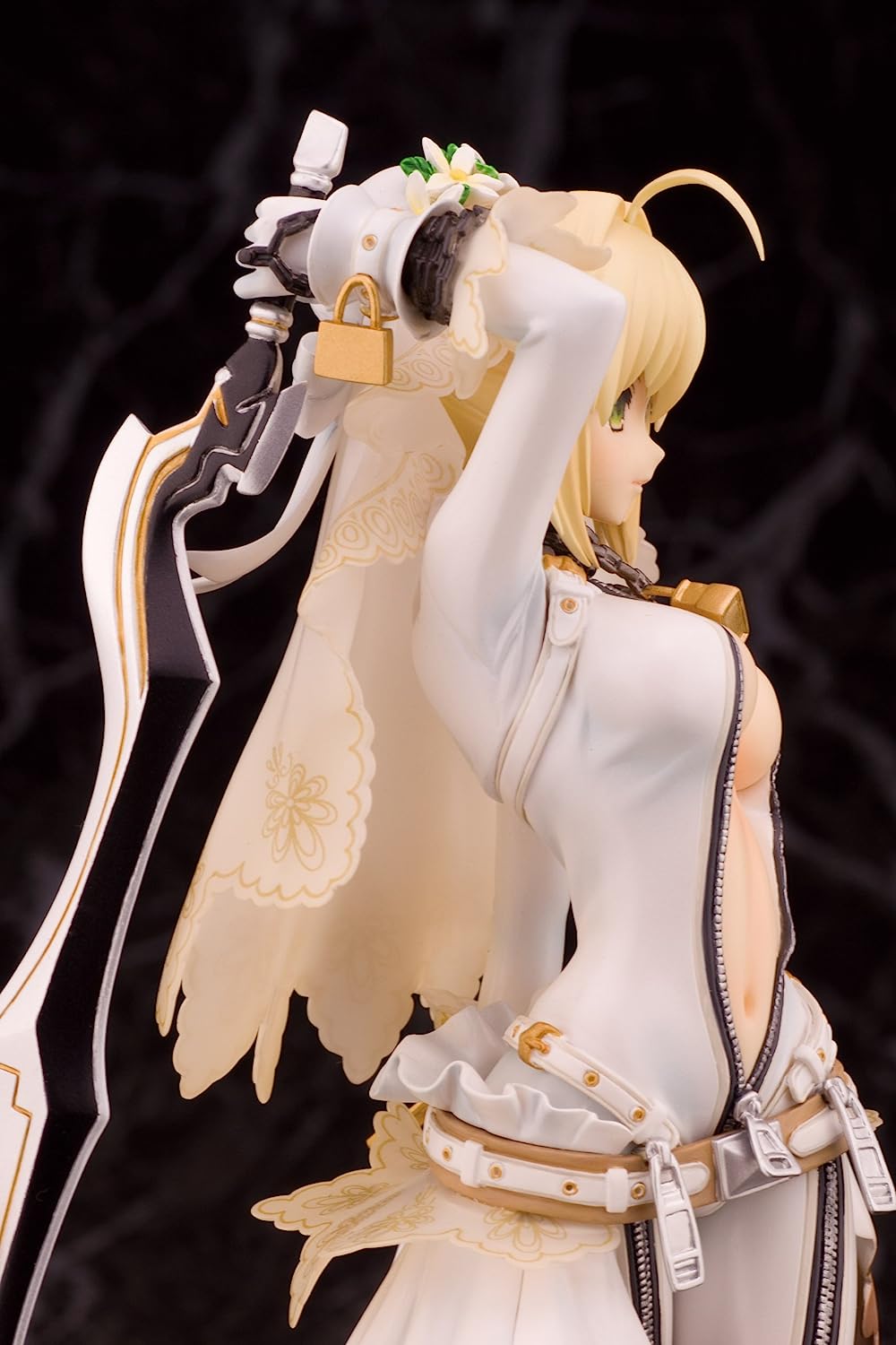 Fate/EXTRA CCC - Saber 1/8 Complete Figure | animota