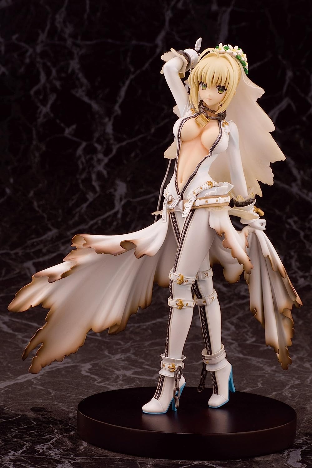Fate/EXTRA CCC - Saber 1/8 Complete Figure | animota