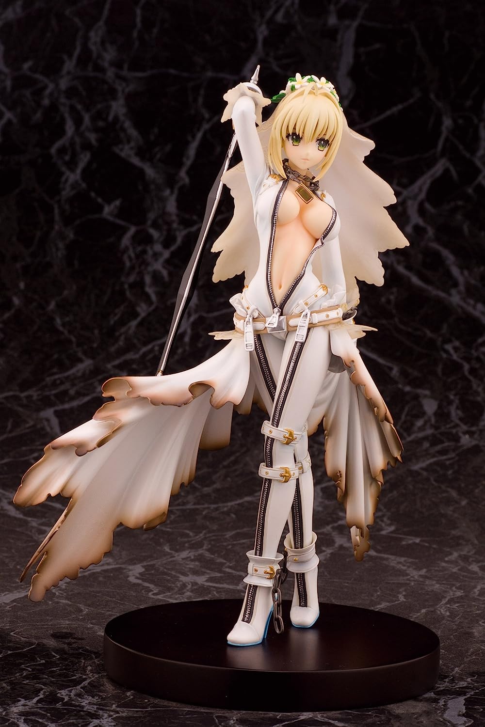 Fate/EXTRA CCC - Saber 1/8 Complete Figure | animota