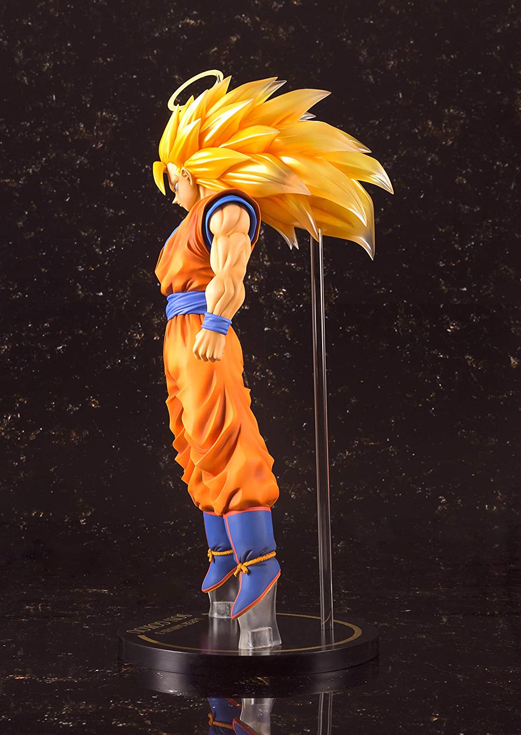 Dragon Ball Z  Figurine Son Goku Super Saiyan Figuarts Zero