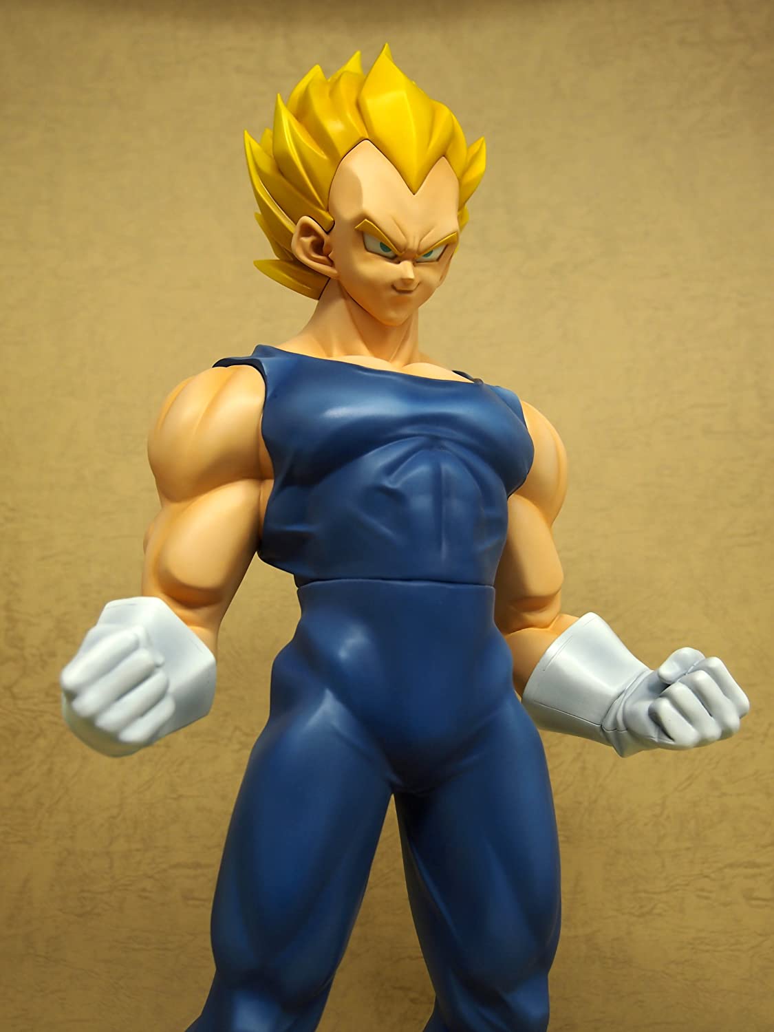 Gigantic Series - Dragon Ball Z: Vegeta (Super Saiyan) Complete Figure | animota