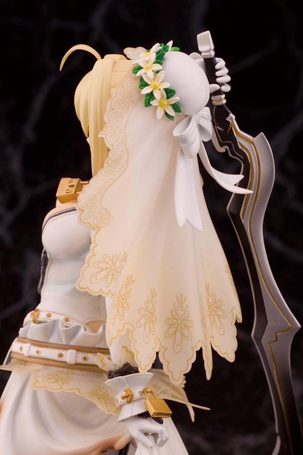 Fate/EXTRA CCC - Saber 1/8 Complete Figure | animota