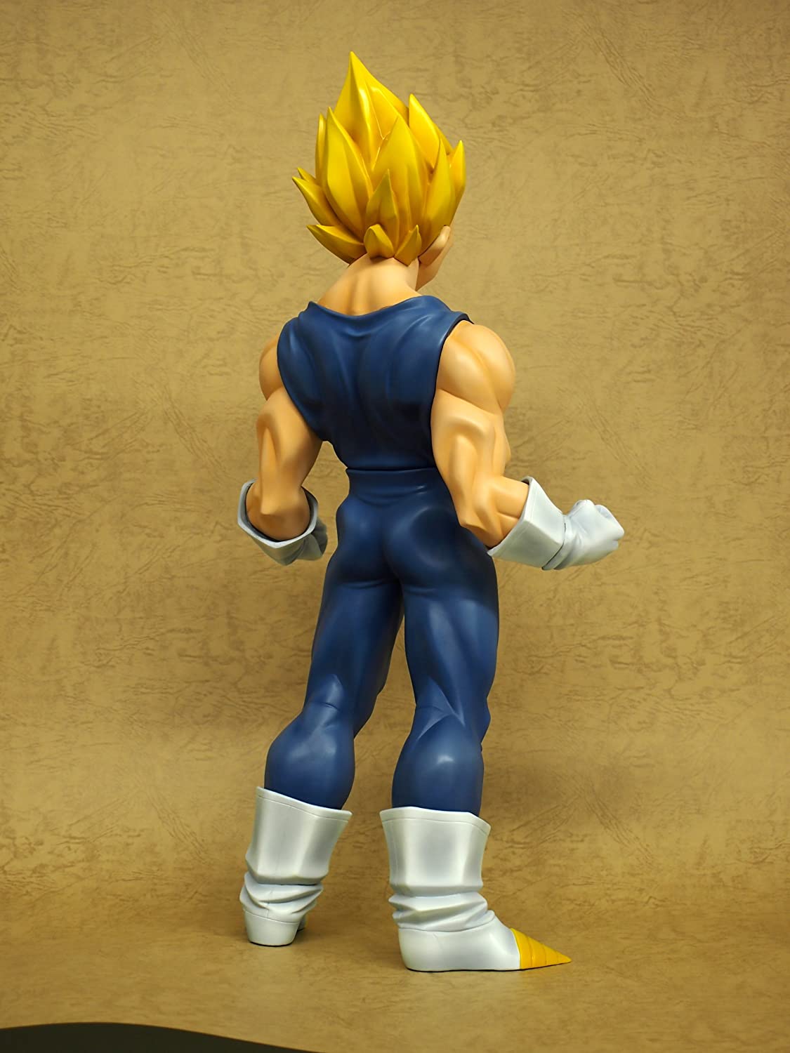 Gigantic Series - Dragon Ball Z: Vegeta (Super Saiyan) Complete Figure | animota