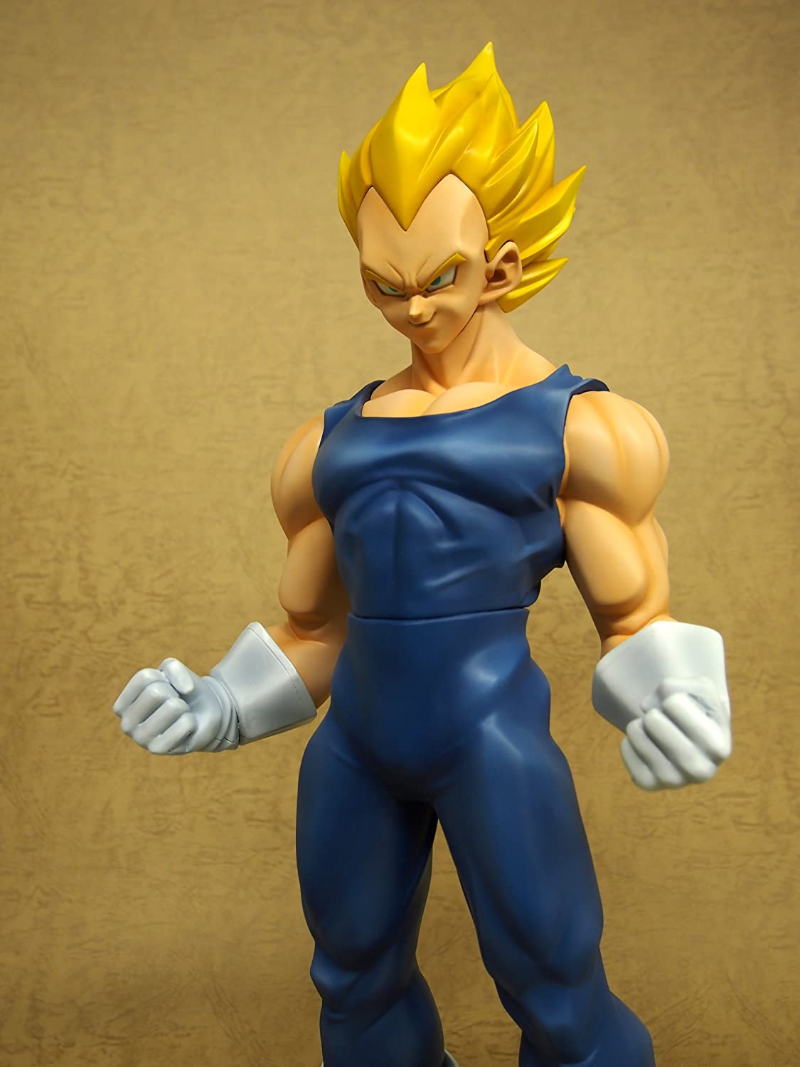 Gigantic Series - Dragon Ball Z: Vegeta (Super Saiyan) Complete Figure | animota