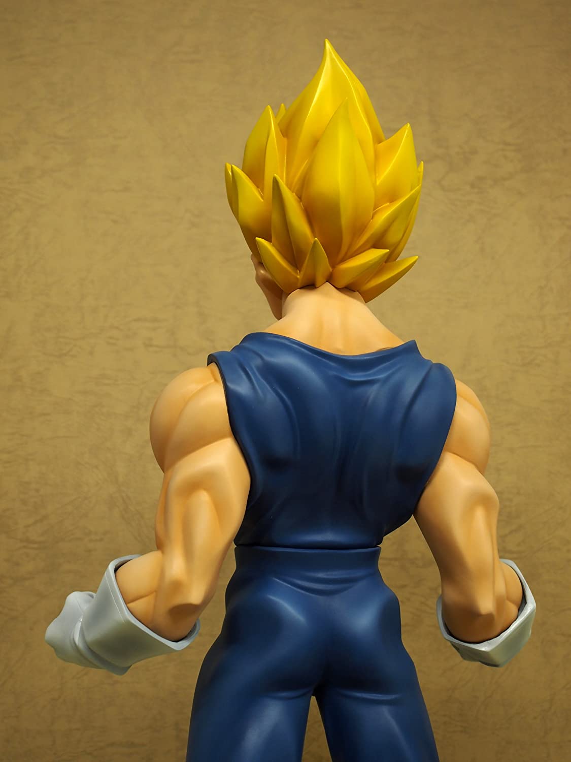 Gigantic Series - Dragon Ball Z: Vegeta (Super Saiyan) Complete Figure | animota