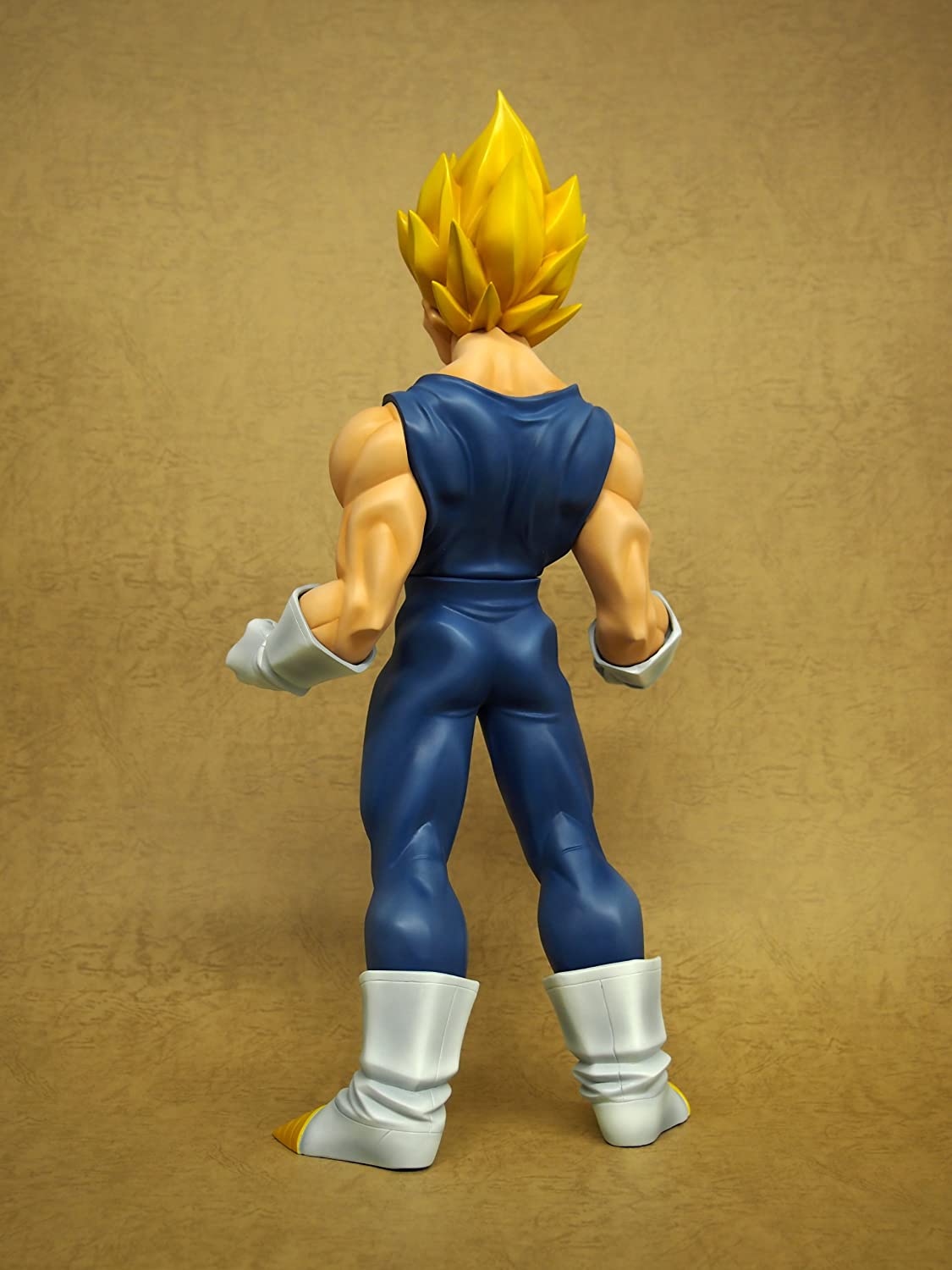 Gigantic Series - Dragon Ball Z: Vegeta (Super Saiyan) Complete Figure | animota