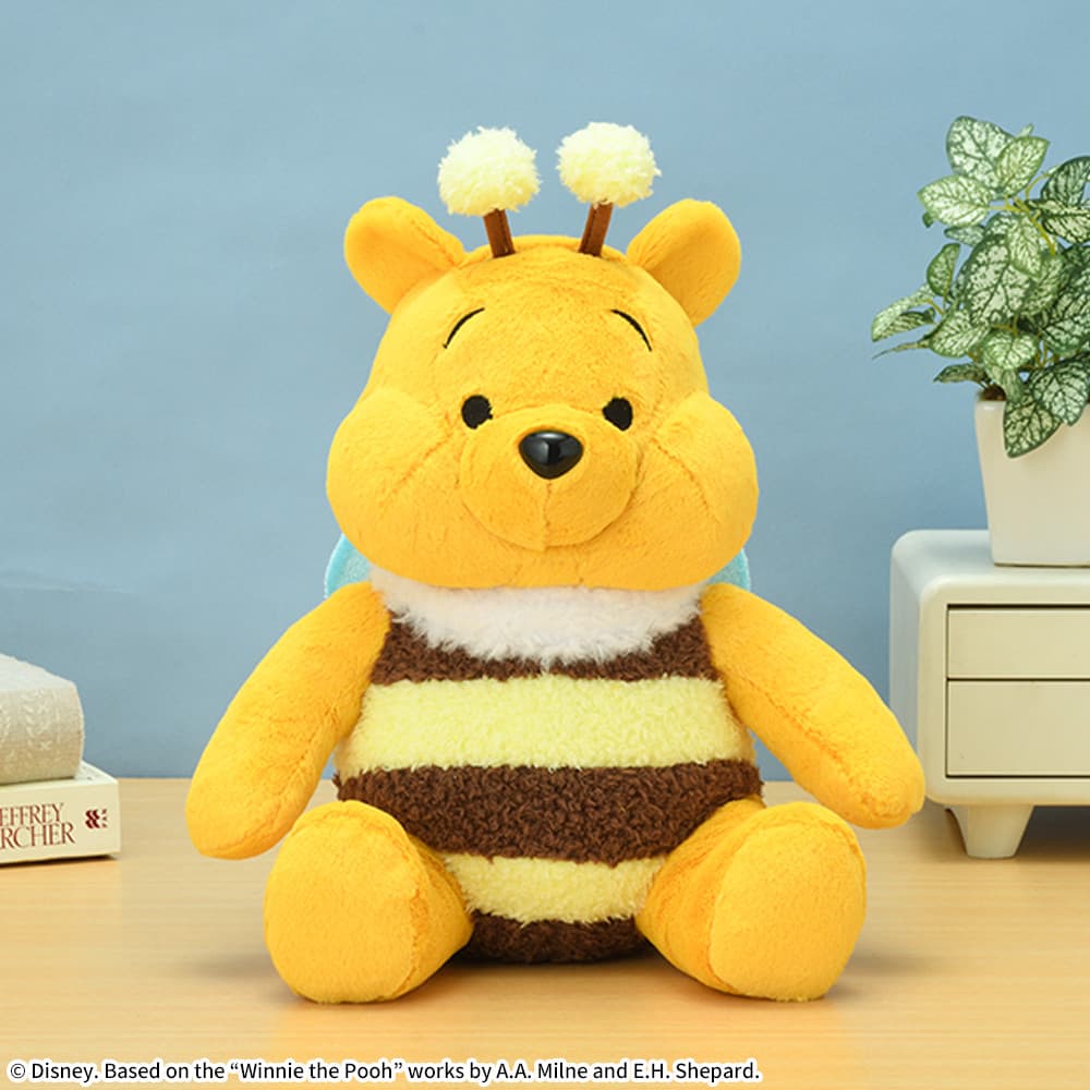 Peluche de Winnie-the-Pooh L con mejillas regordetas, versión Honeybee.