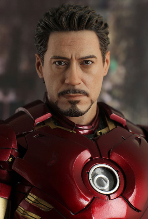 Movie Masterpiece - 1/6 Scale Fully Poseable Figure: Iron Man 2 - Mark 4