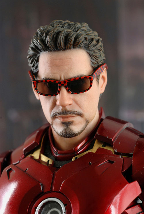 Movie Masterpiece - 1/6 Scale Fully Poseable Figure: Iron Man 2 - Mark 4