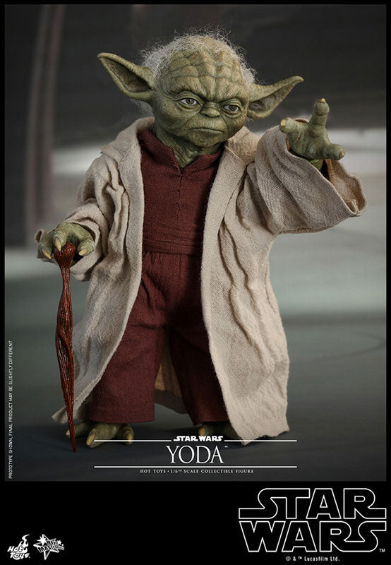 Movie Masterpiece Star Wars: Episode II - Attack of the Clones" 1/6 Scale Figure Yoda