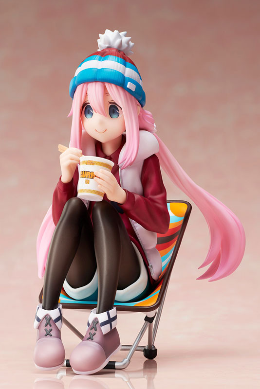 Yuru Camp Nadeshiko Kagamihara 1/8 Premium Noodle Stopper Figure | animota