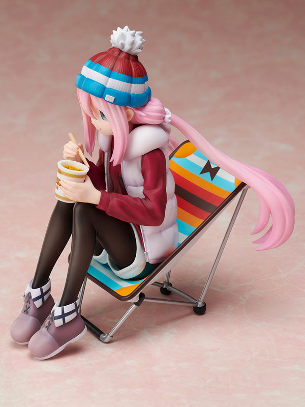 Yuru Camp Nadeshiko Kagamihara 1/8 Premium Noodle Stopper Figure | animota