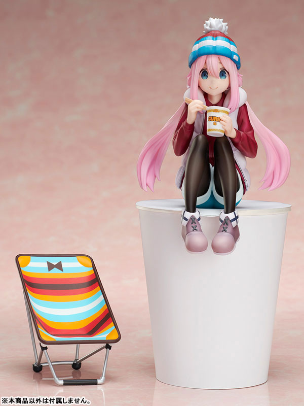 Yuru Camp Nadeshiko Kagamihara 1/8 Premium Noodle Stopper Figure | animota