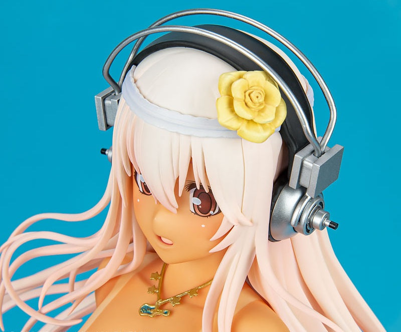 Super Sonico Summer Vacation ver. -Sun kissed- 1/4.5 Complete Figure