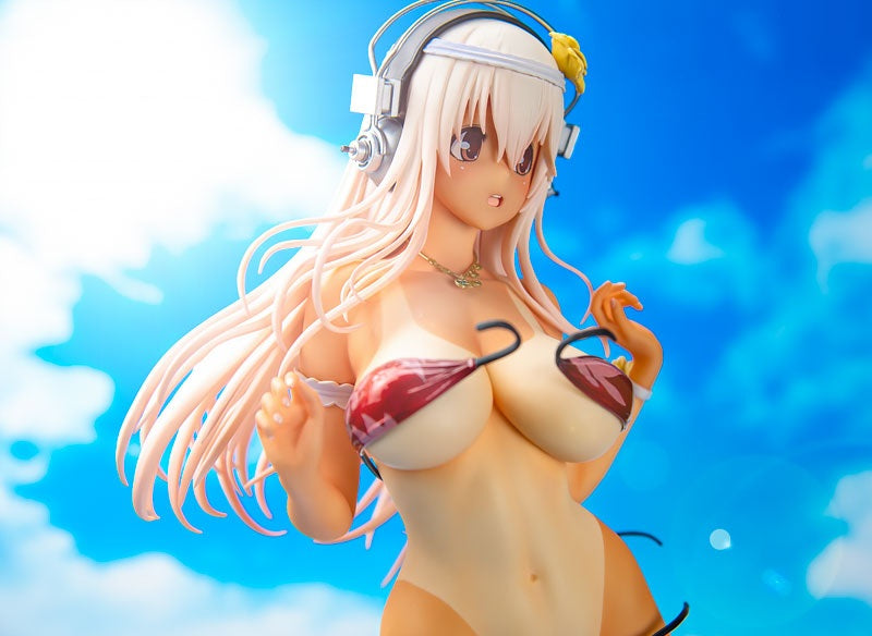 Super Sonico Summer Vacation ver. -Sun kissed- 1/4.5 Complete Figure