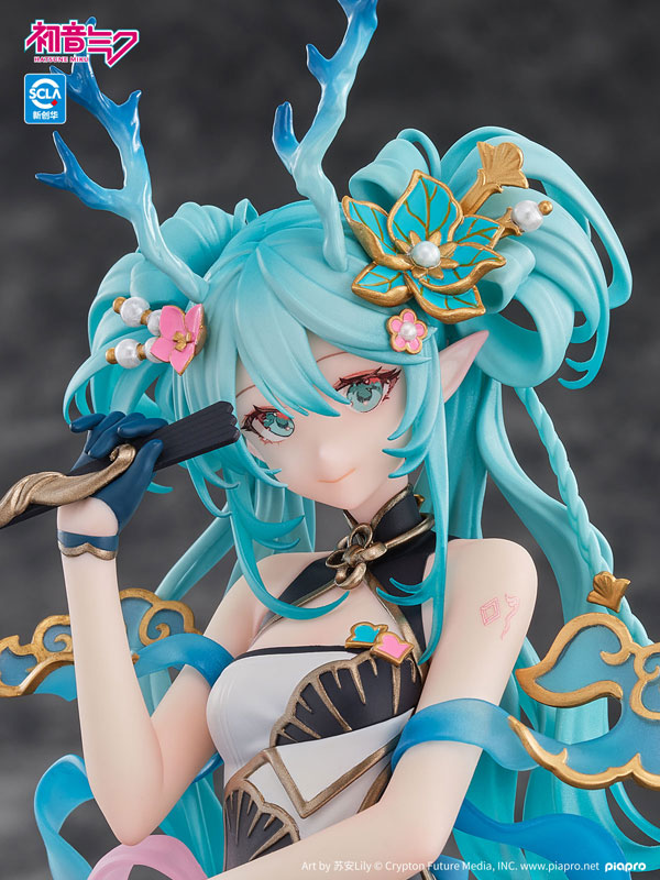 Hatsune Miku Azure Dragon Ver. 1/7 Complete Figure