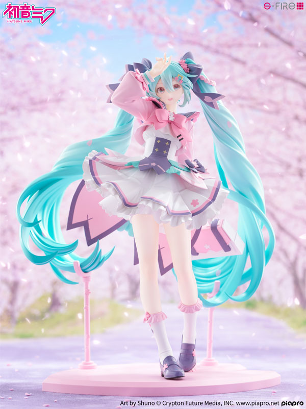 Hatsune Miku: New School Year Ready-to-Display Figure