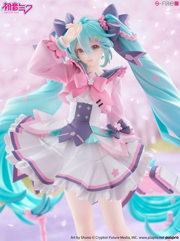 Hatsune Miku: New School Year Ready-to-Display Figure